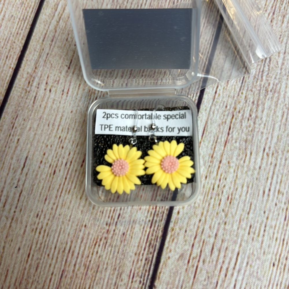 Yellow Sunflower/Daisy hanging earrings anti allergy